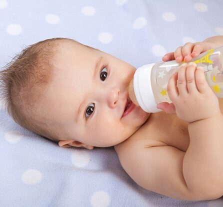Zu diesem Zeitpunkt bekam Emil, der zweijährige Sohn des Besitzers, abends immer ein Trinkfläschchen mit Wasser.